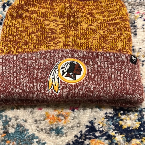 47 Brand NFL Washington Redskins Football Team Pull on Winter Hat with Pom Pom - Picture 3 of 8